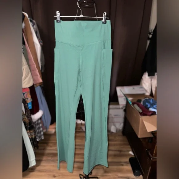 Member's Mark Flare Yoga Pant - Picture 2 of 5